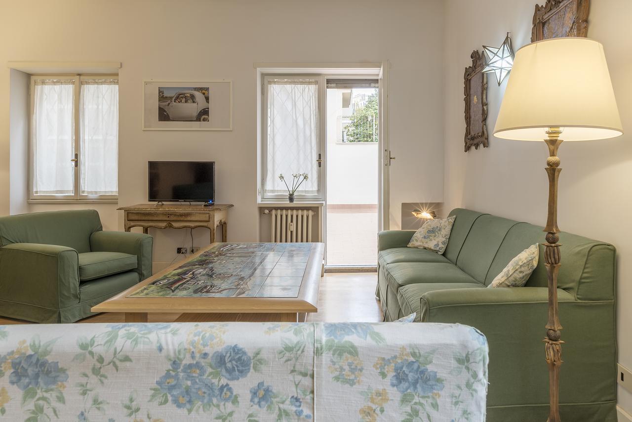 Micheli 4Pax Apartment With Terrace Rome Buitenkant foto